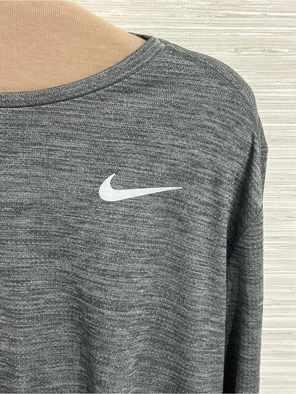 Nike Dri-FIT Running Long Sleeve Shirt Men’s XL Heather Gray Athletic